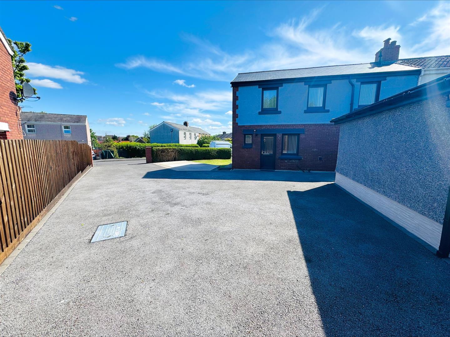 Graigwen, Llwynhendy, Llanelli, SA14 9PB